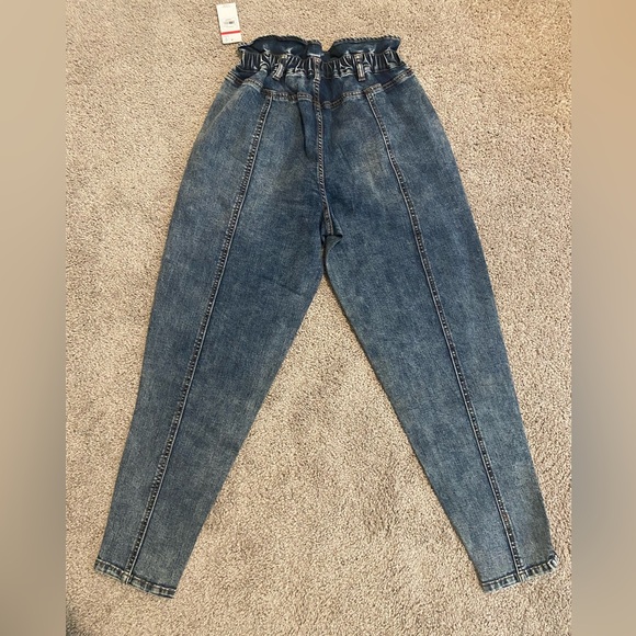 NWT Vintage America Paperbag Waist Acid Wash High Rise Mom Denim Size 6 - Picture 3 of 8